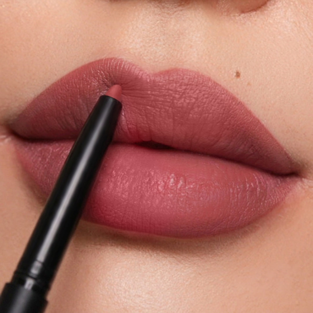 777  LIP LINER