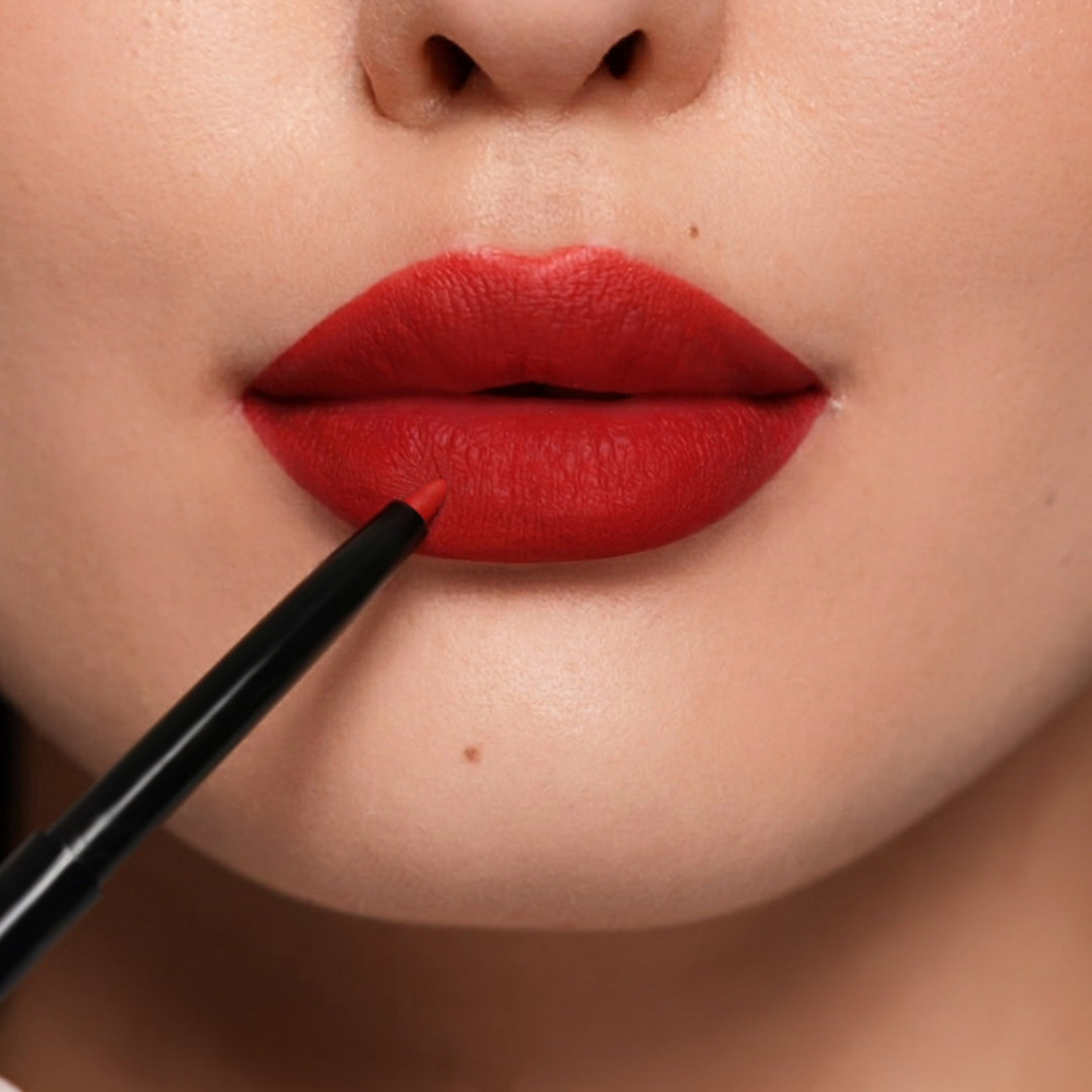 POWER RED LIP LINER
